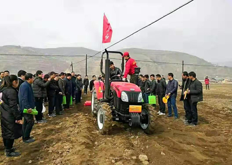 宕昌县举办中药材核心区农机驾驶培训暨农机具发放仪式