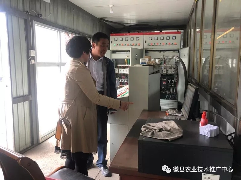 省耕管理总站站长崔增团一行检查指导徽县土肥工作