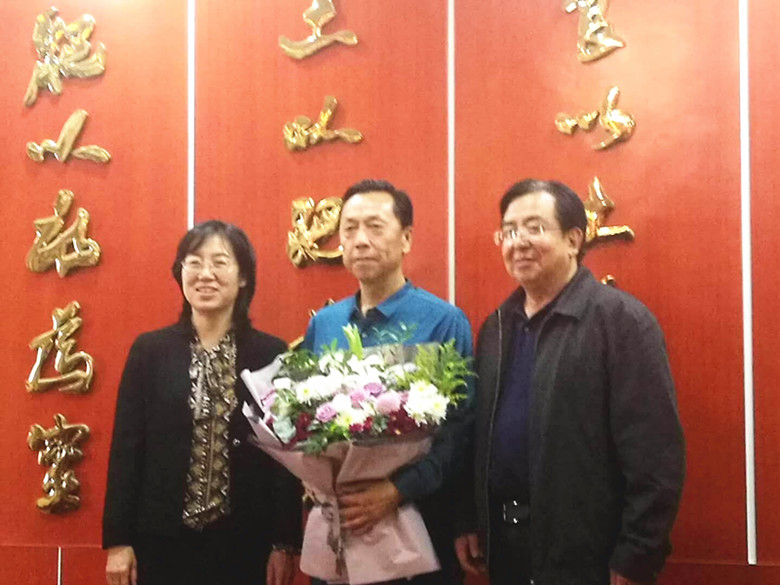 省科协副主席张炯一行省耕管总站慰问科技工作者代表