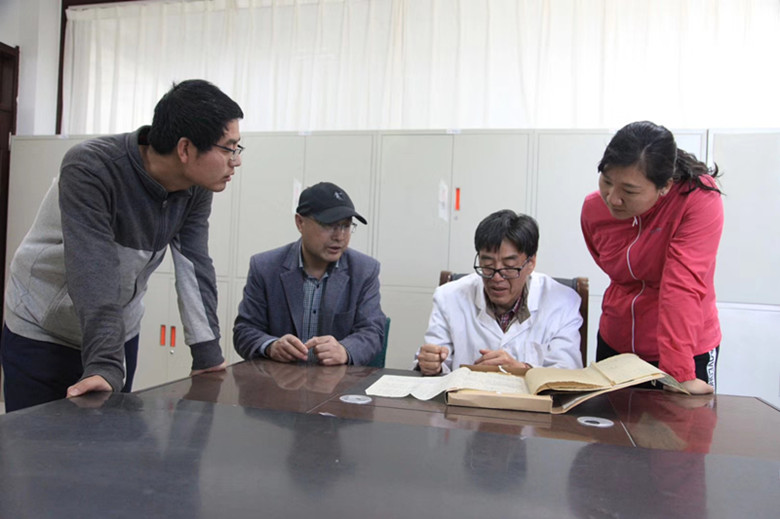 祁连山下育“美羊” 我们永远在路上