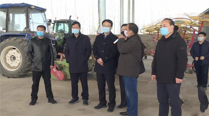 酒泉市副市长郭奇志一行调研敦煌农业
