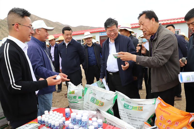 金九月肥业产品亮相全省马铃薯绿色标准化示范基地建设现场会