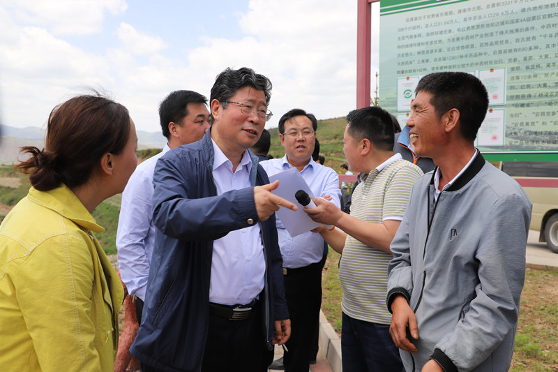 省政协委员李旺泽：加快产业扶贫向产业振兴转变