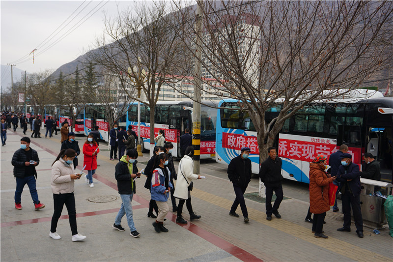 2021年“春风行动”启动仪式暨东西部劳务协作劳动用工现场招聘会举行