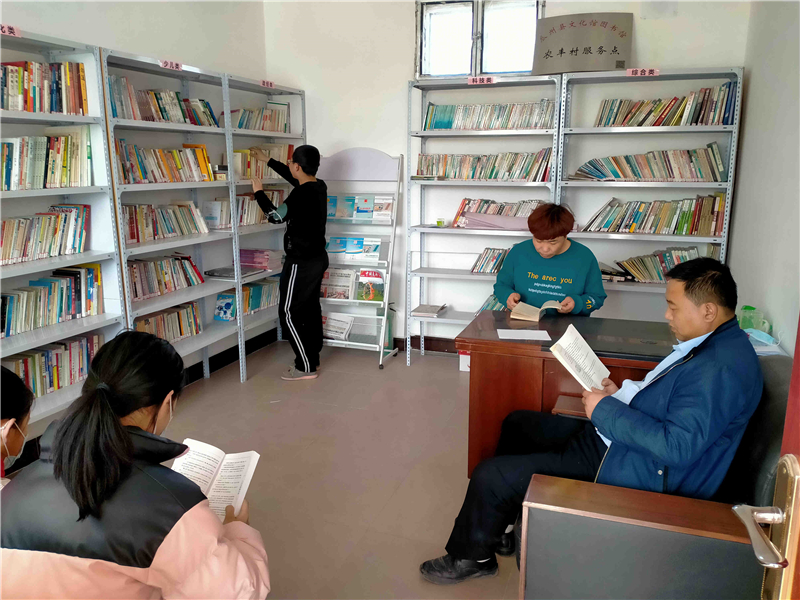瓜州：农家书屋“寻宝” 精神套餐“加油”