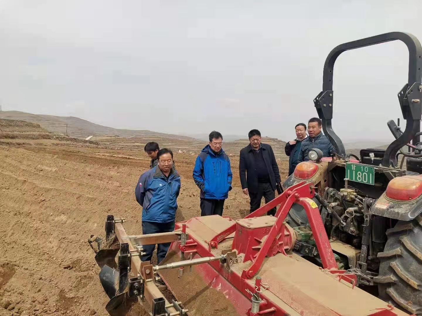 省经作站站长李向东调研宕昌县中药材绿色标准化生产基地建设安排抓点示范工作