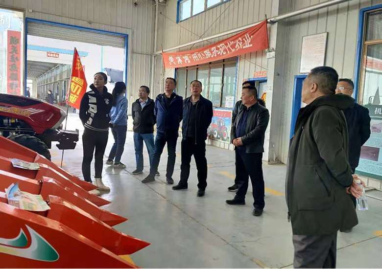 省农业农村厅在瓜州县检查指导春季农机安全生产工作