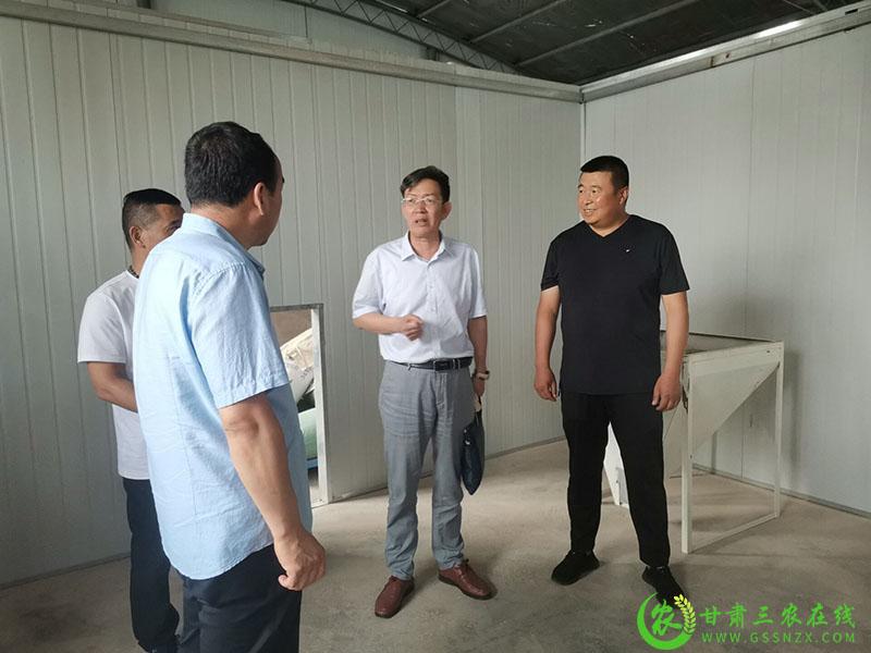 省绿色食品办公室调研督导组赴崇信县调研“三品一标”工作开展情况