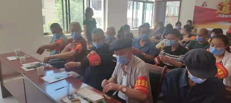 宕昌县：可爱红袖章点亮城市文明角落
