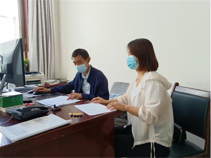 瓜州县：打造“微笑窗口”缔造“满意服务”