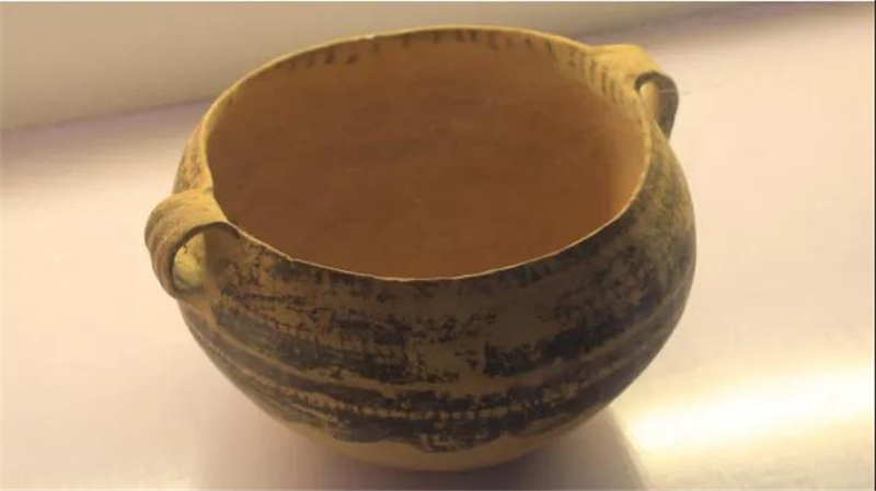 七馆馆藏精品陶器文物联展在瓜州县博物馆展出