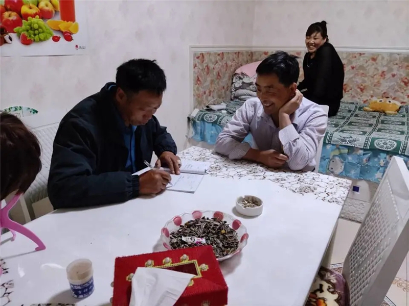 瓜州县双塔镇村级便民服务中心打通服务群众“最后一公里”