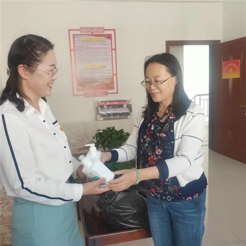 瓜州县畜牧兽医技术服务中心捐赠物资显担当 共抗疫情增能量