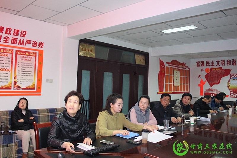 敦煌市农技中心内强素质抓提升  外树形象抓产业