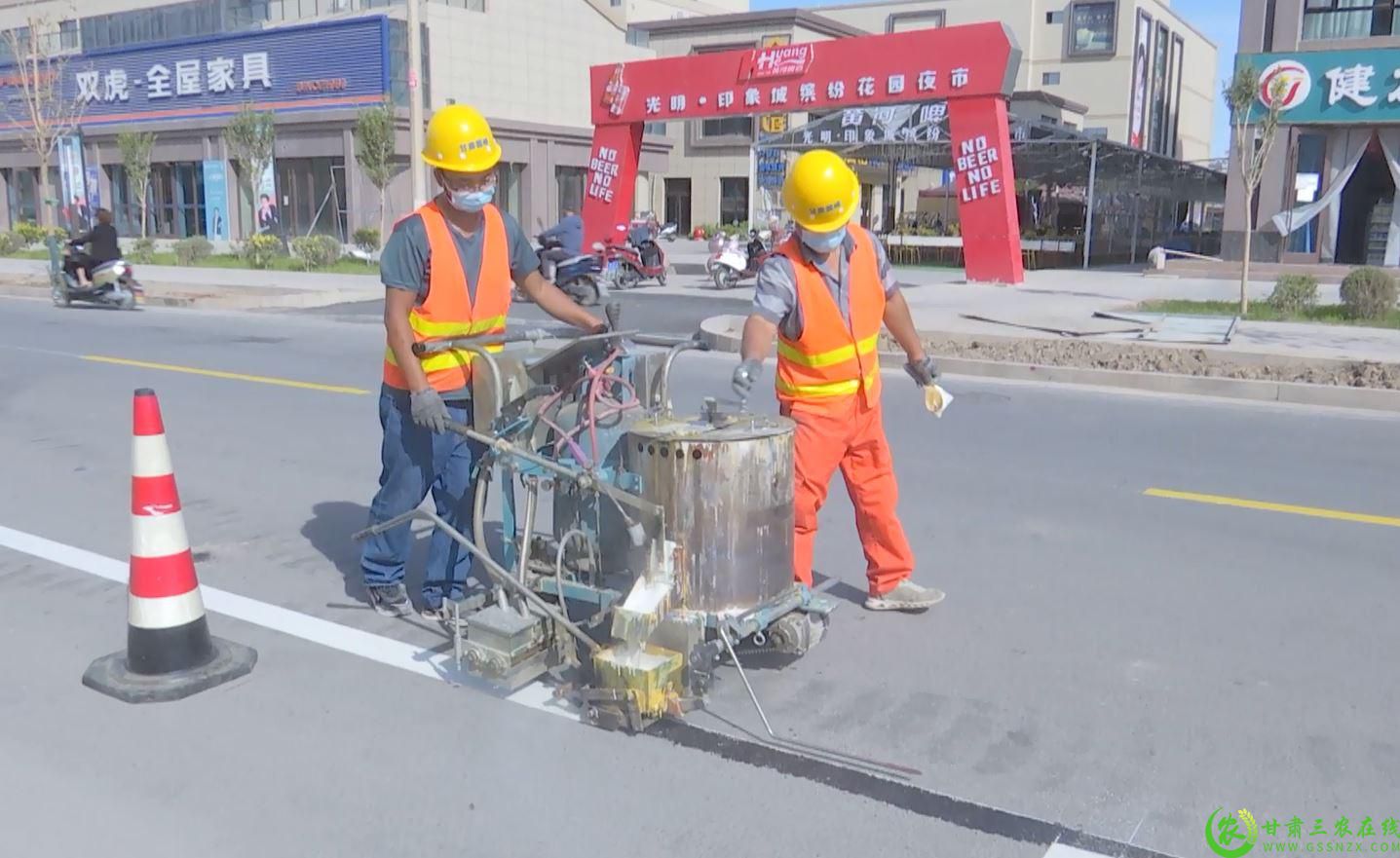 瓜州县规范城区道路标线.jpg