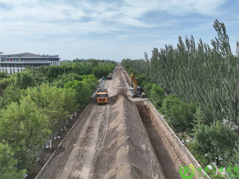 瓜州县市政管网及附属设施改造正在有序推进中.jpg