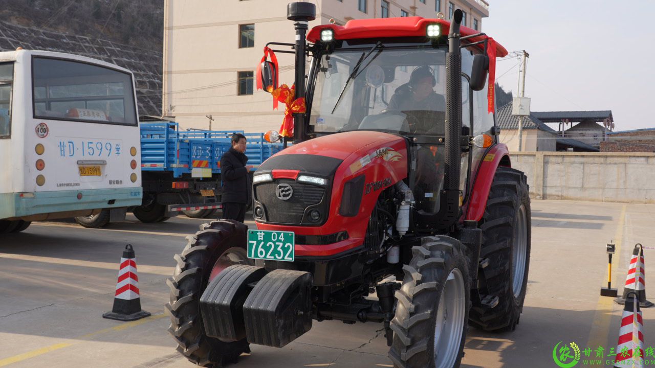 C5890T01.JPG