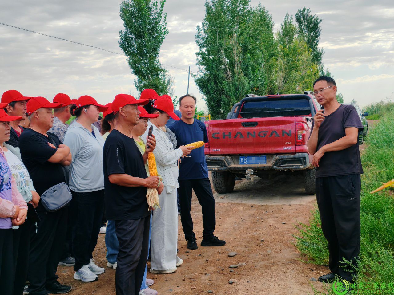新疆高素质农民外出学习2（玉米班）.jpg