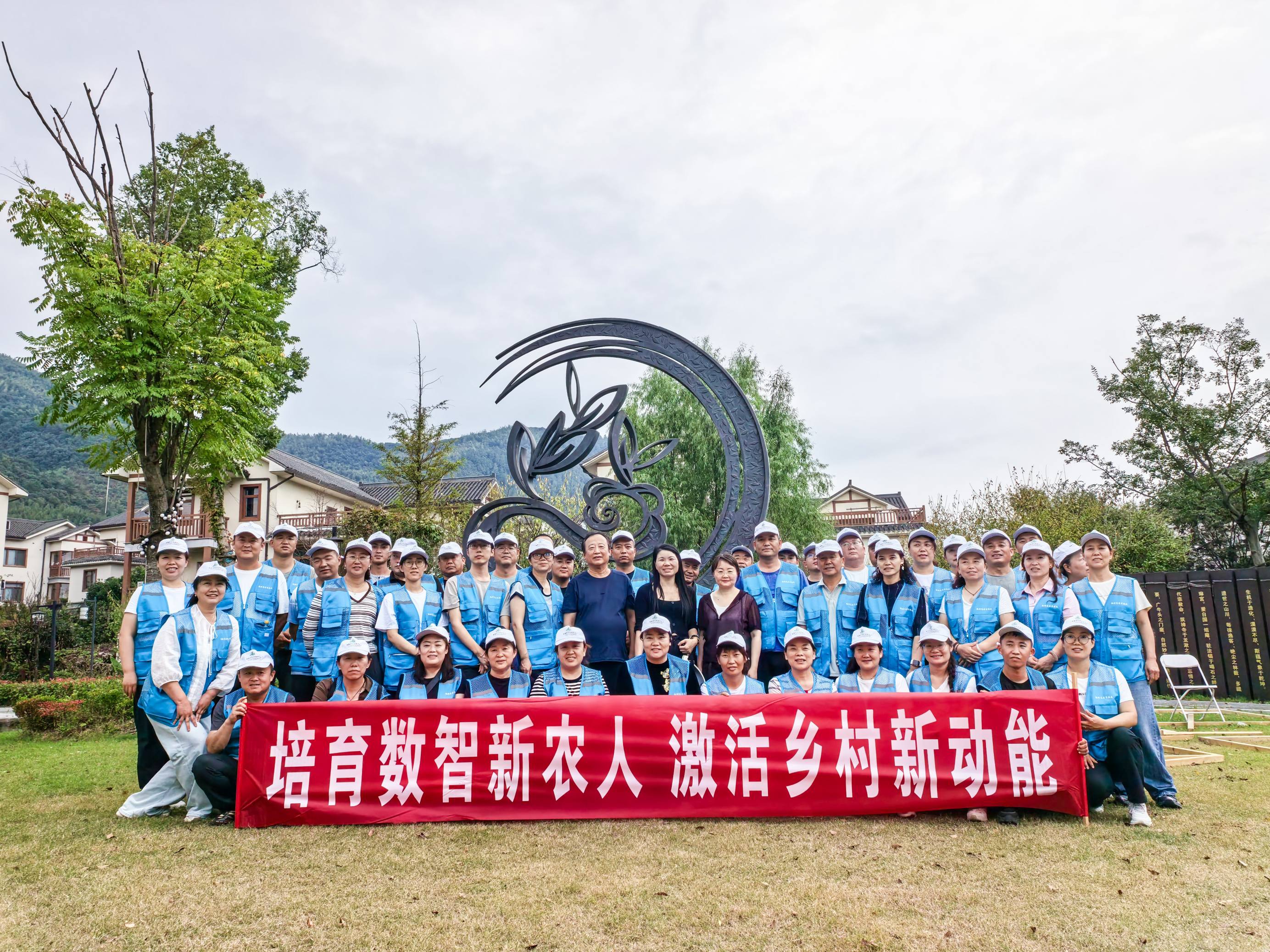 122361cca25016707eda59e98a22072e 拷贝.jpg