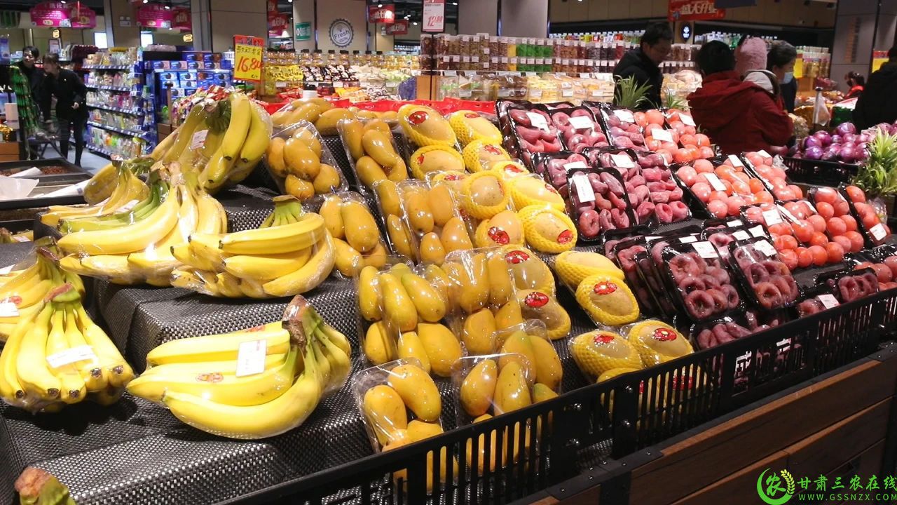 生鲜蛋奶、水果蔬菜、米面粮油等各类食品一应俱全.jpg